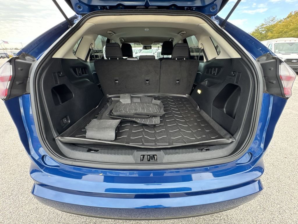 Used 2022 Ford Edge SE w/ Black Appearance Package image 20