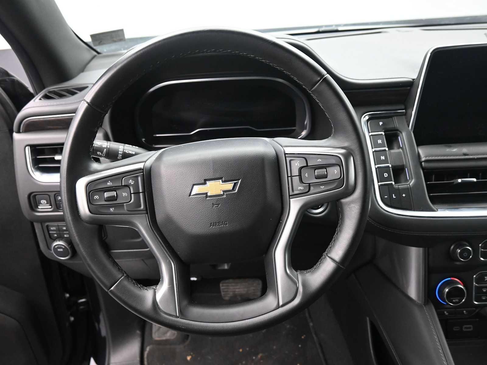 Used 2024 Chevrolet Suburban LT image 12