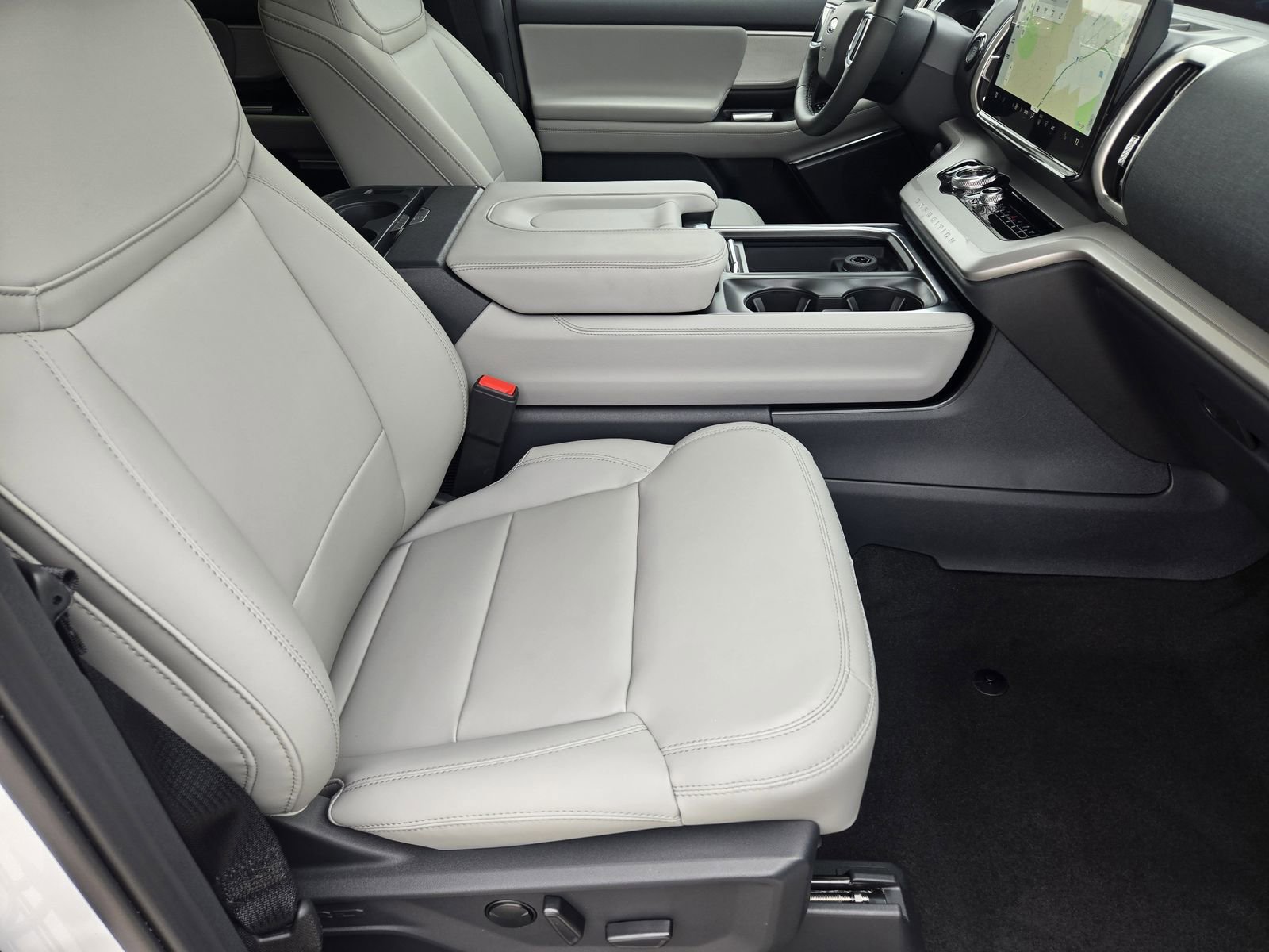 New 2026 Ford Expedition Active RWD image 12