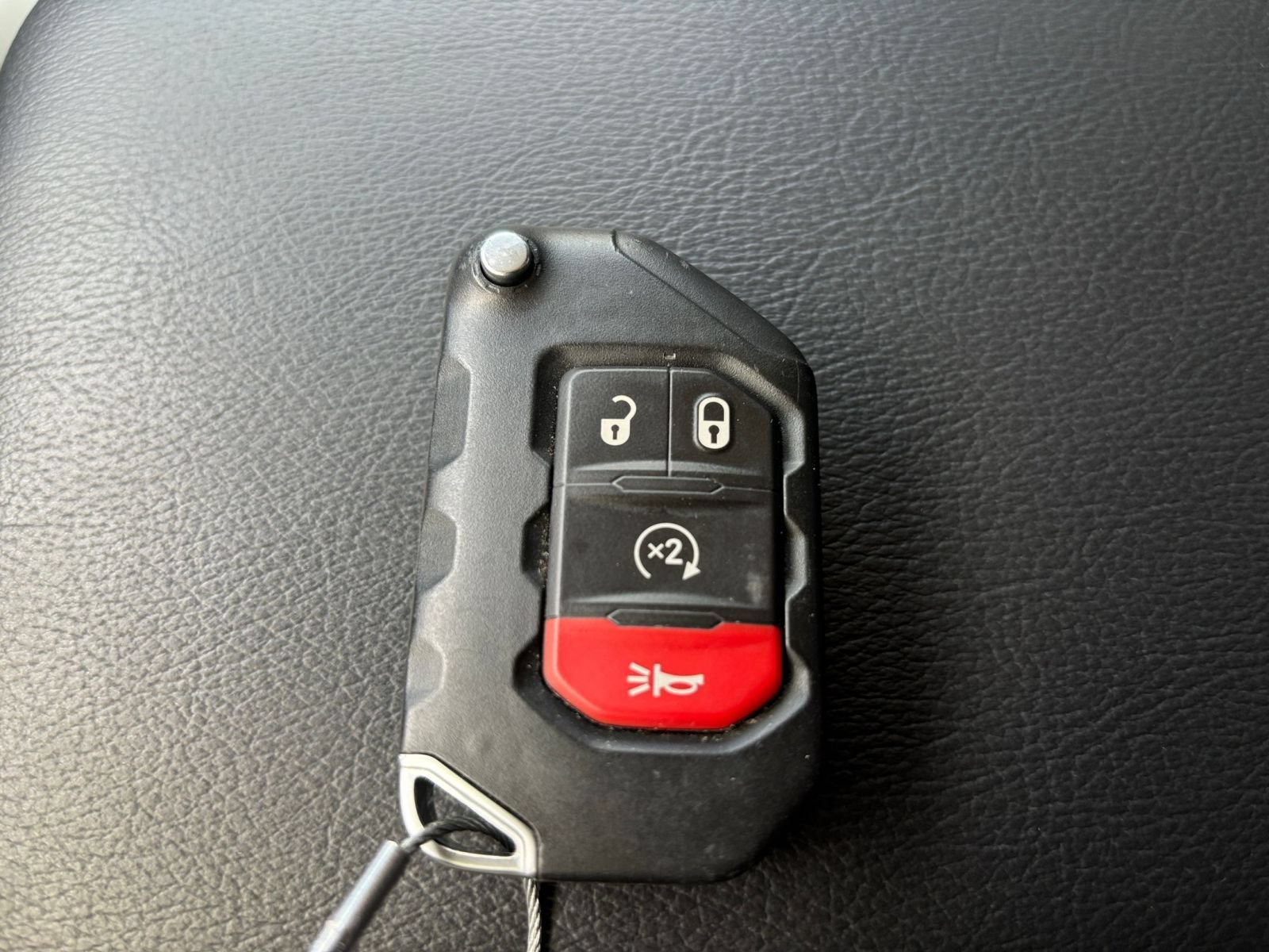 Used 2025 Jeep Wrangler Unlimited Sahara AWD/4WD image 25