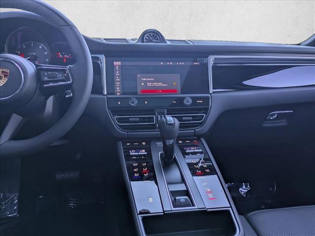 Certified 2025 Porsche Macan image 21