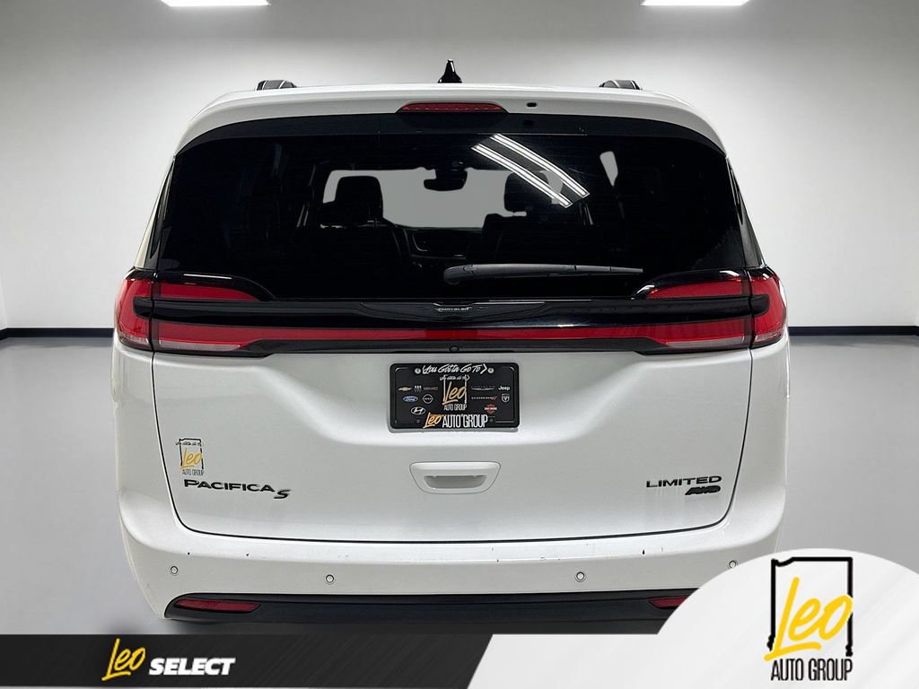 Used 2023 Chrysler Pacifica Limited w/ Uconnect Theater Family Group AWD/4WD image 9