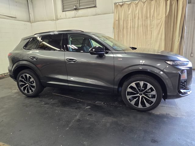 New 2026 Audi Q3 quattro 2.0T AWD/4WD image 5