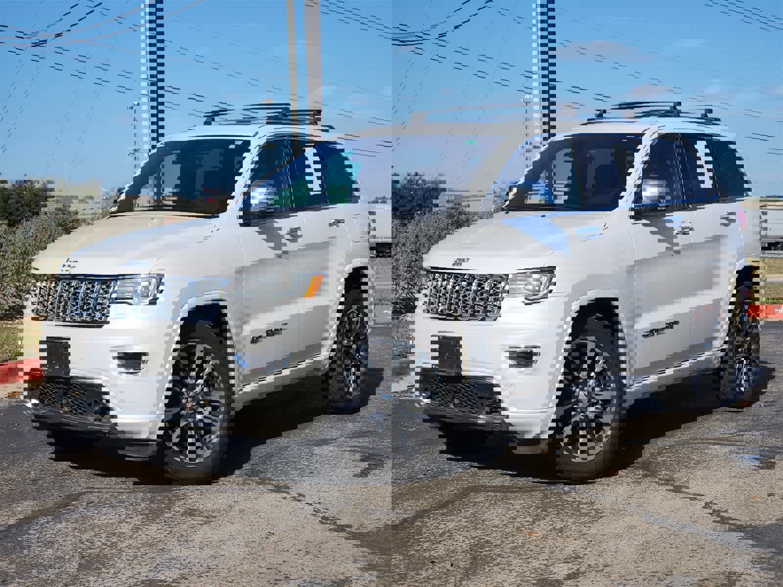 Used 2017 Jeep Grand Cherokee Overland w/ Jeep Active Safety Group image 1