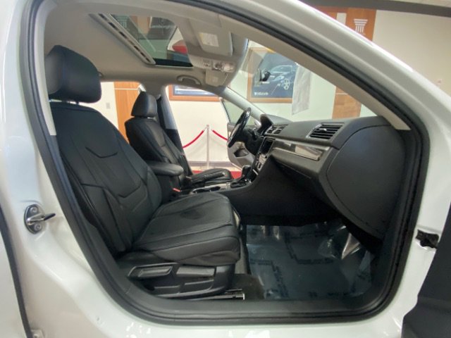 Used 2017 Volkswagen Passat 1.8T SE image 15