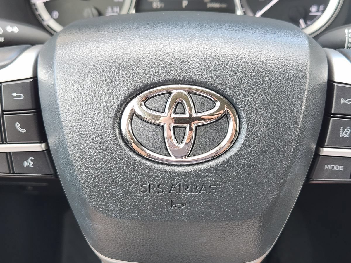 Used 2023 Toyota Highlander LE FWD image 49