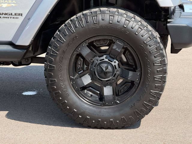 Used 2015 Jeep Wrangler Unlimited Sahara w/ Trailer Tow Group AWD/4WD image 9