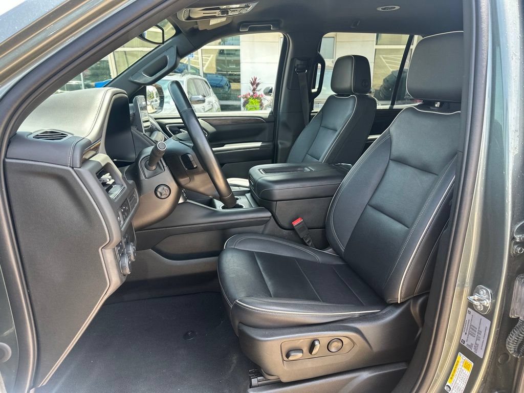 Used 2023 Chevrolet Tahoe Premier AWD/4WD image 11