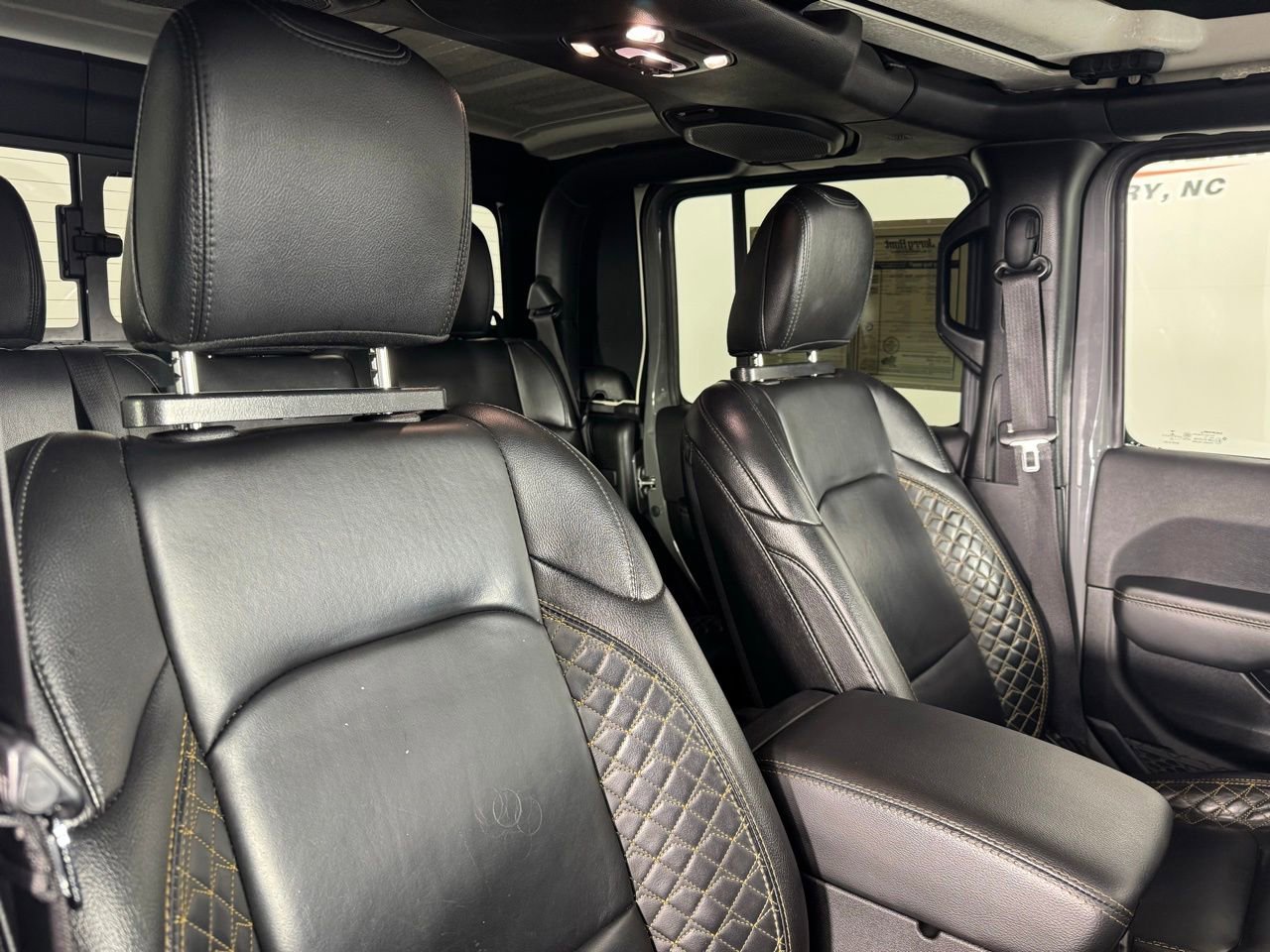 Used 2022 Jeep Gladiator Overland AWD/4WD image 39