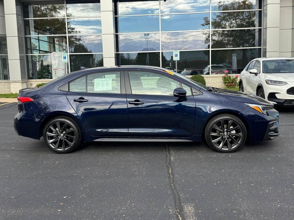 Certified 2026 Toyota Corolla SE FWD image 2