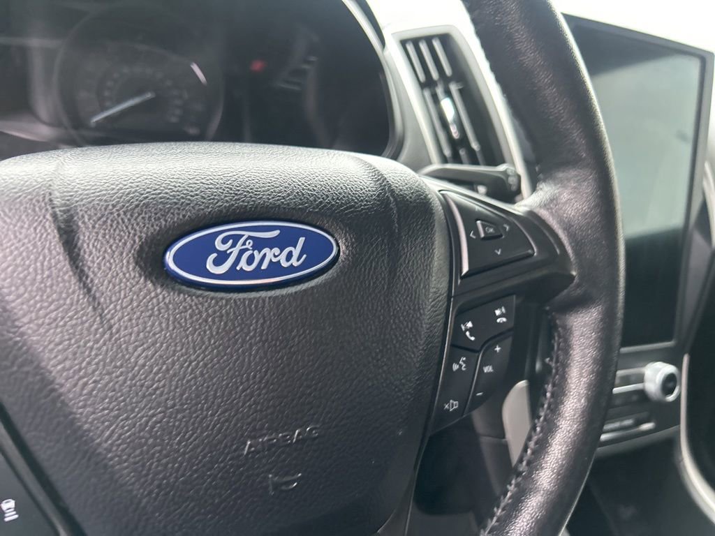 Used 2022 Ford Edge SEL image 17
