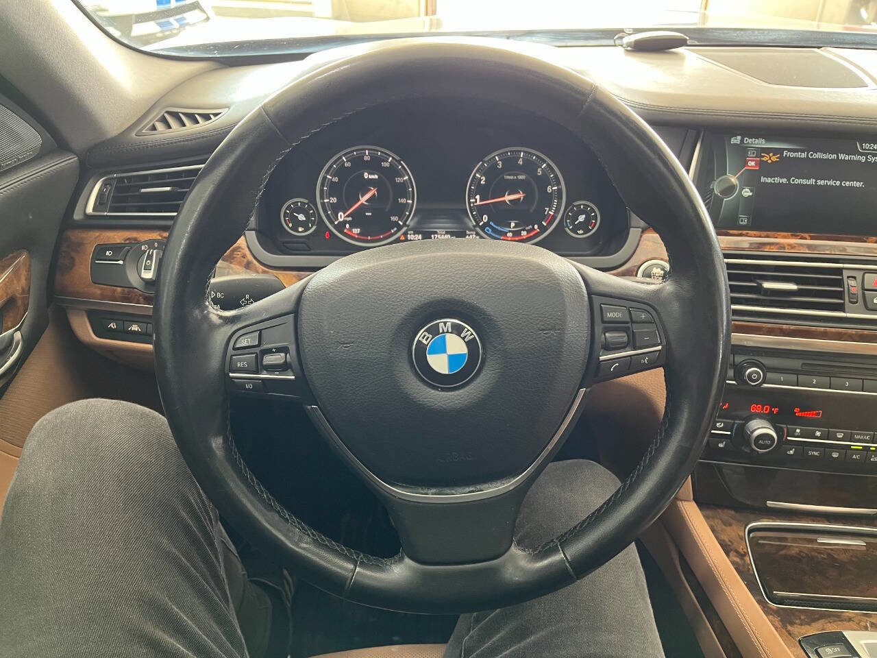 Used 2014 BMW 740Li image 40