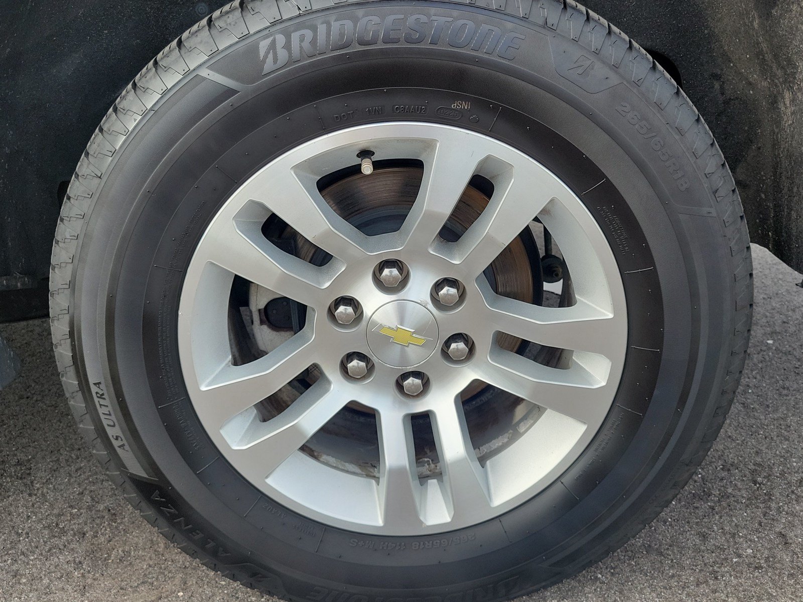 Used 2018 Chevrolet Suburban LT AWD/4WD image 12