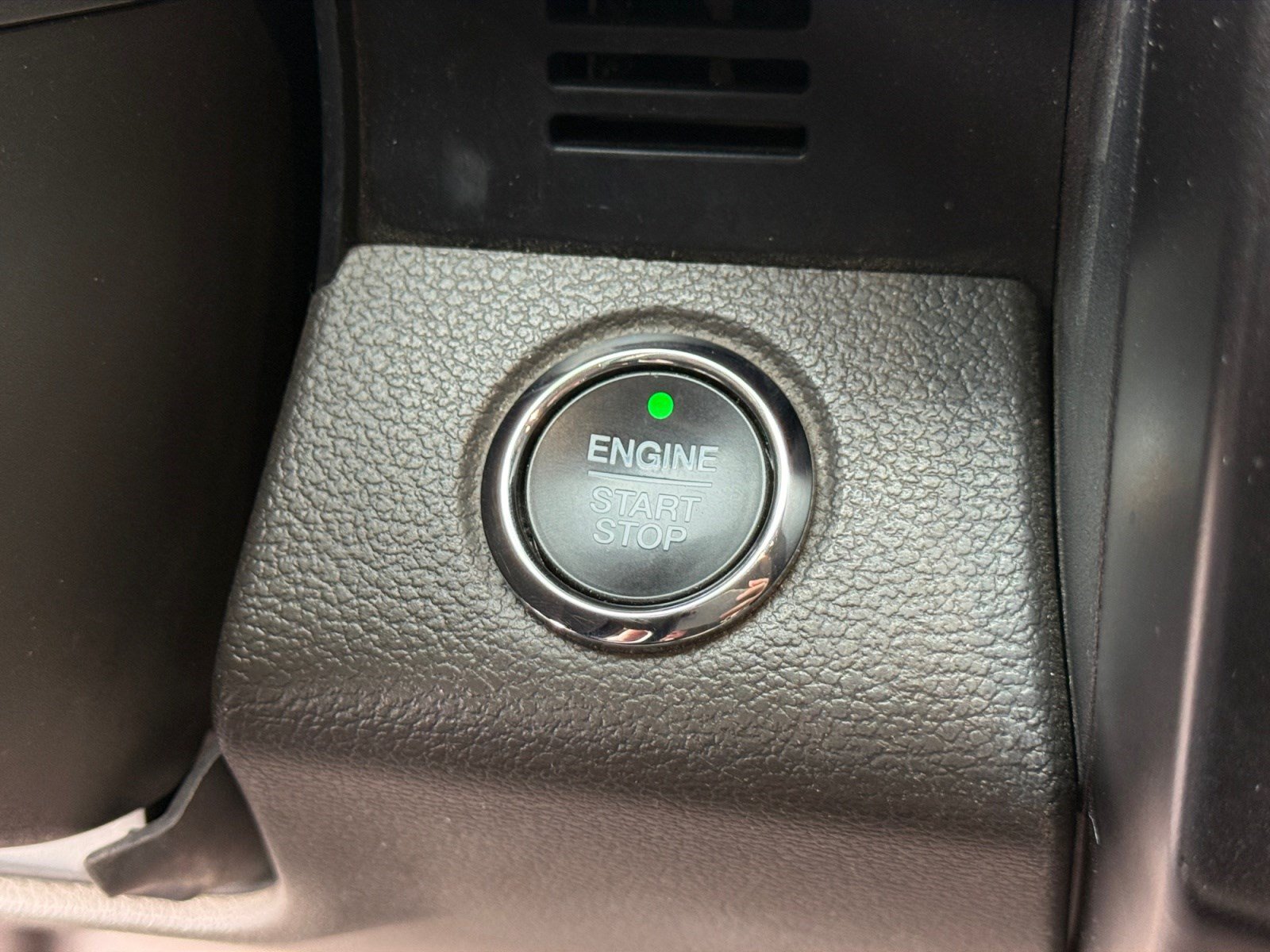 Used 2019 Ford Expedition Limited w/ Equipment Group 301A AWD/4WD image 28