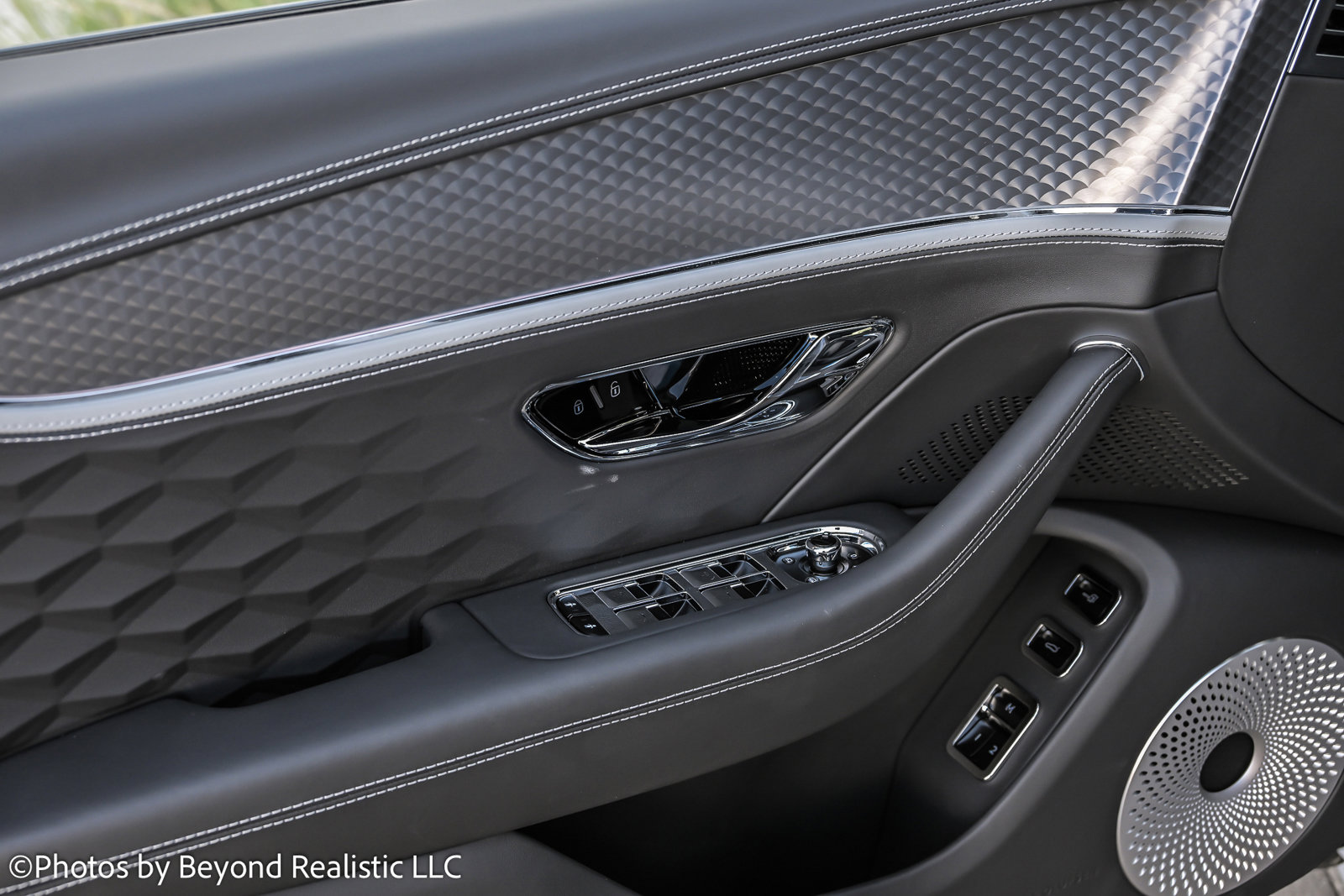 New 2025 Bentley Flying Spur Plug-In Hybrid image 19