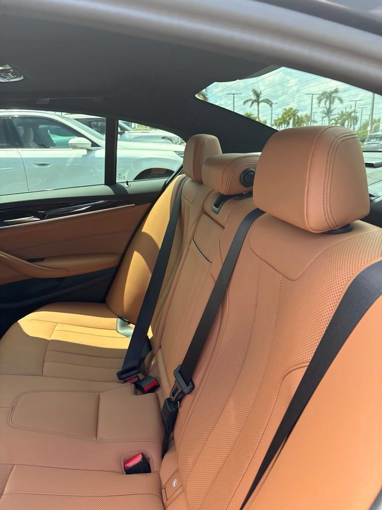 Used 2023 BMW 530i xDrive w/ M Sport Package AWD/4WD image 6