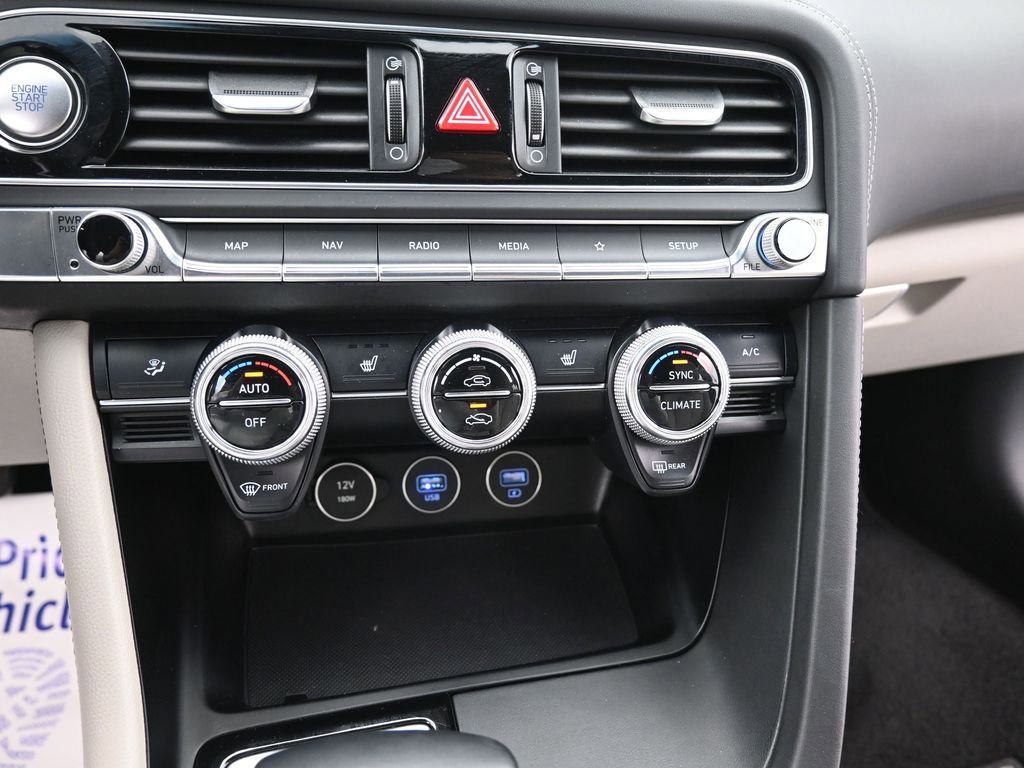 Used 2023 Genesis G70 2.0T image 11