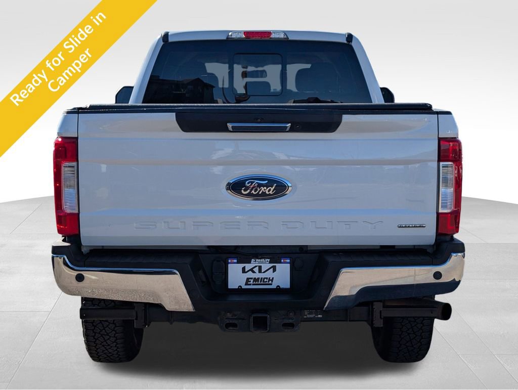 Used 2017 Ford F350 Lariat image 3