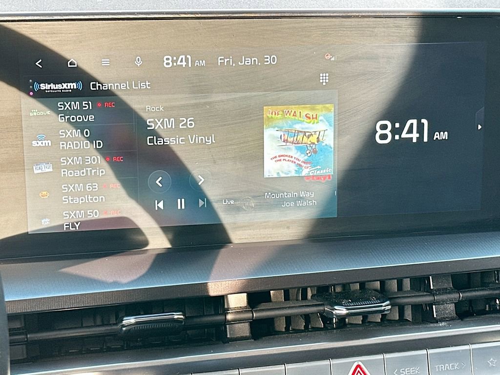 Certified 2025 Kia Telluride LX image 15