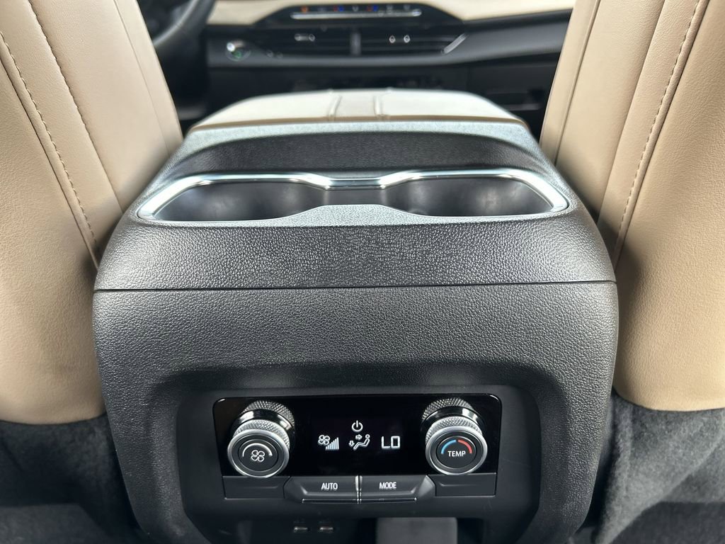 Used 2025 Buick Enclave Preferred w/ Power Package image 21