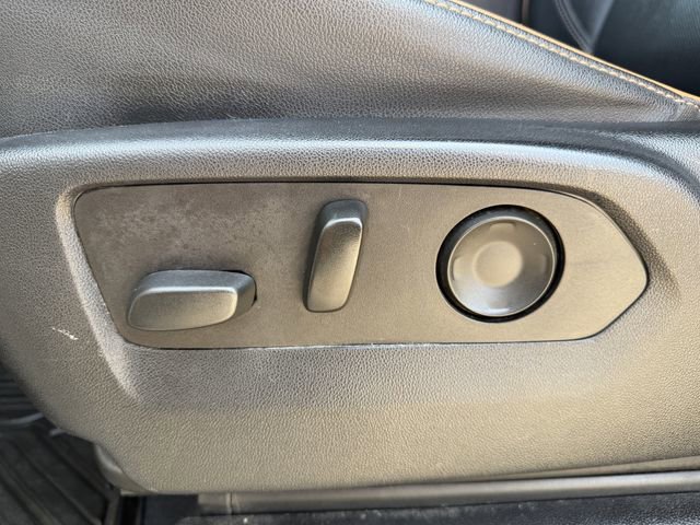 Used 2022 GMC Yukon AT4 image 28