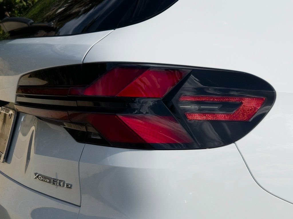New 2026 BMW X5 xDrive50e w/ Premium Package image 7