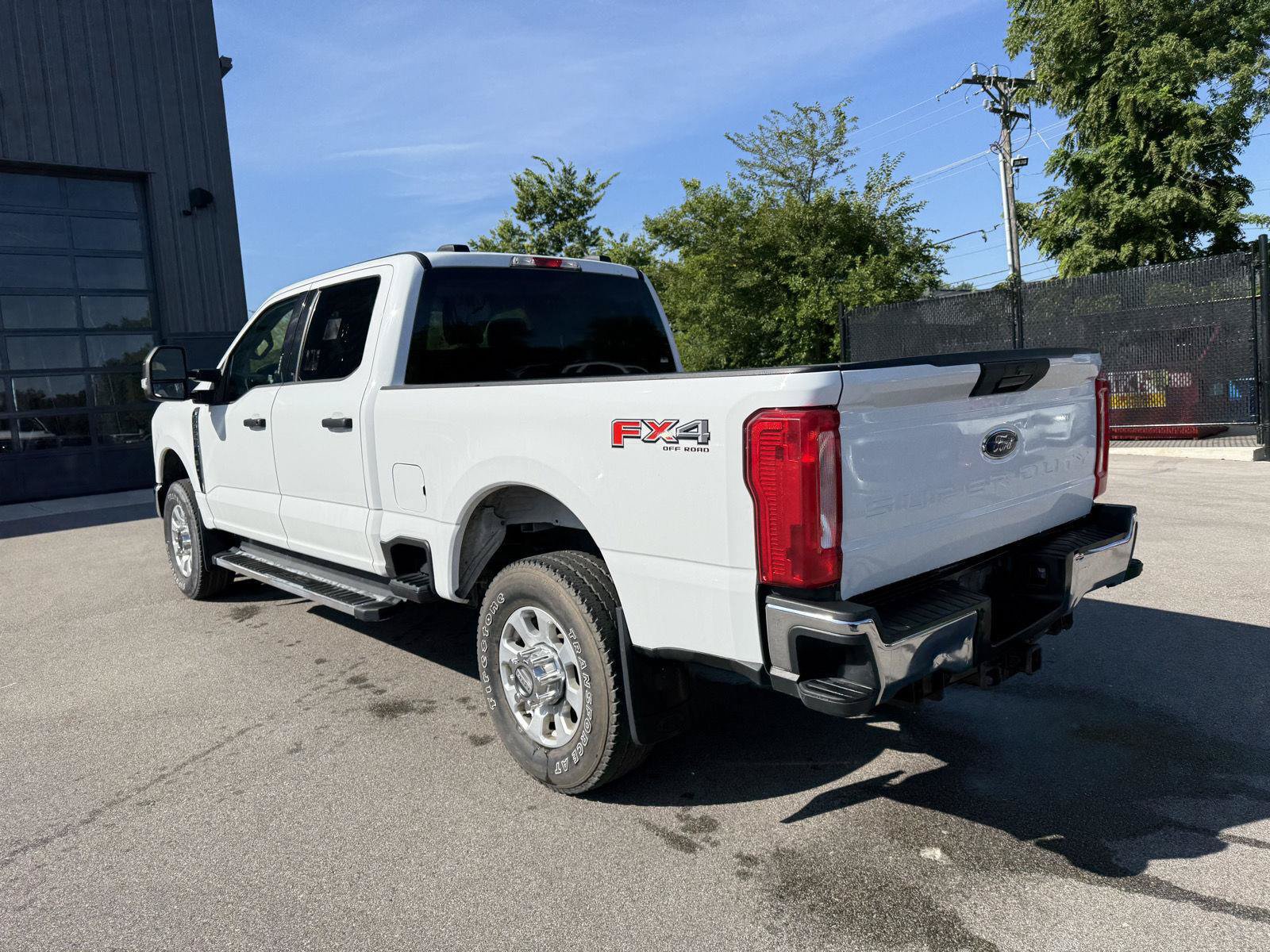 Used 2023 Ford F250 XLT w/ FX4 Off-Road Package AWD/4WD image 5