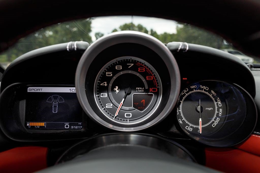 Used 2017 Ferrari California T RWD image 35