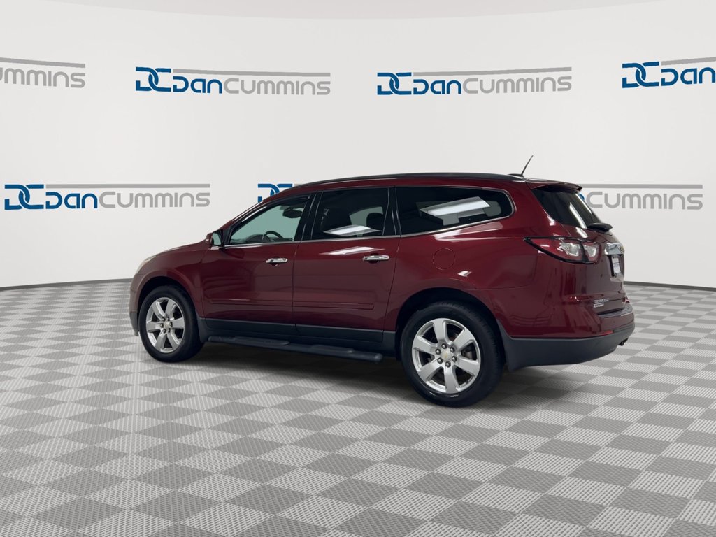 Used 2017 Chevrolet Traverse LT w/ Style and Technology Package FWD image 6