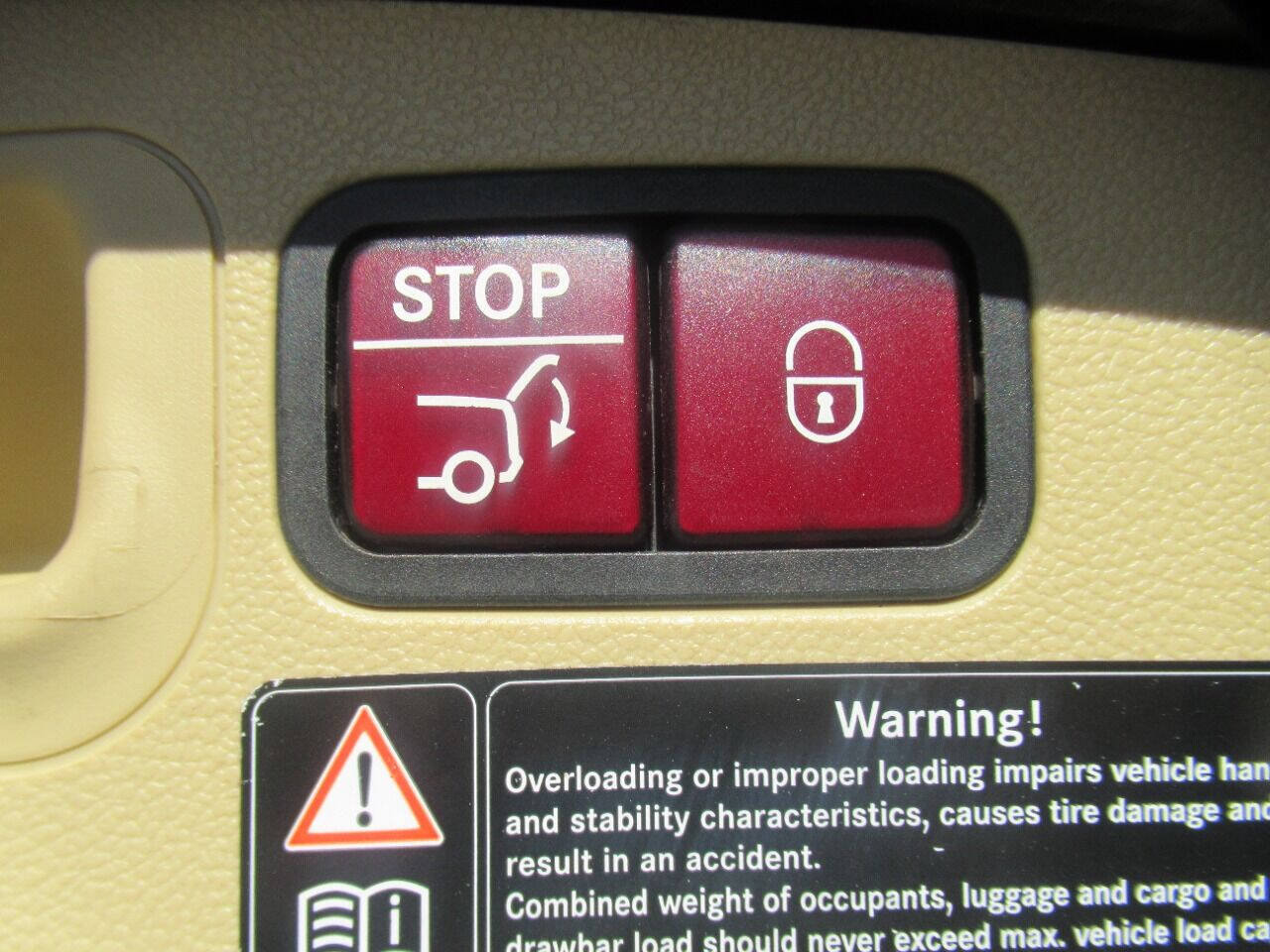 Used 2011 Mercedes-Benz GL 450 4MATIC image 31