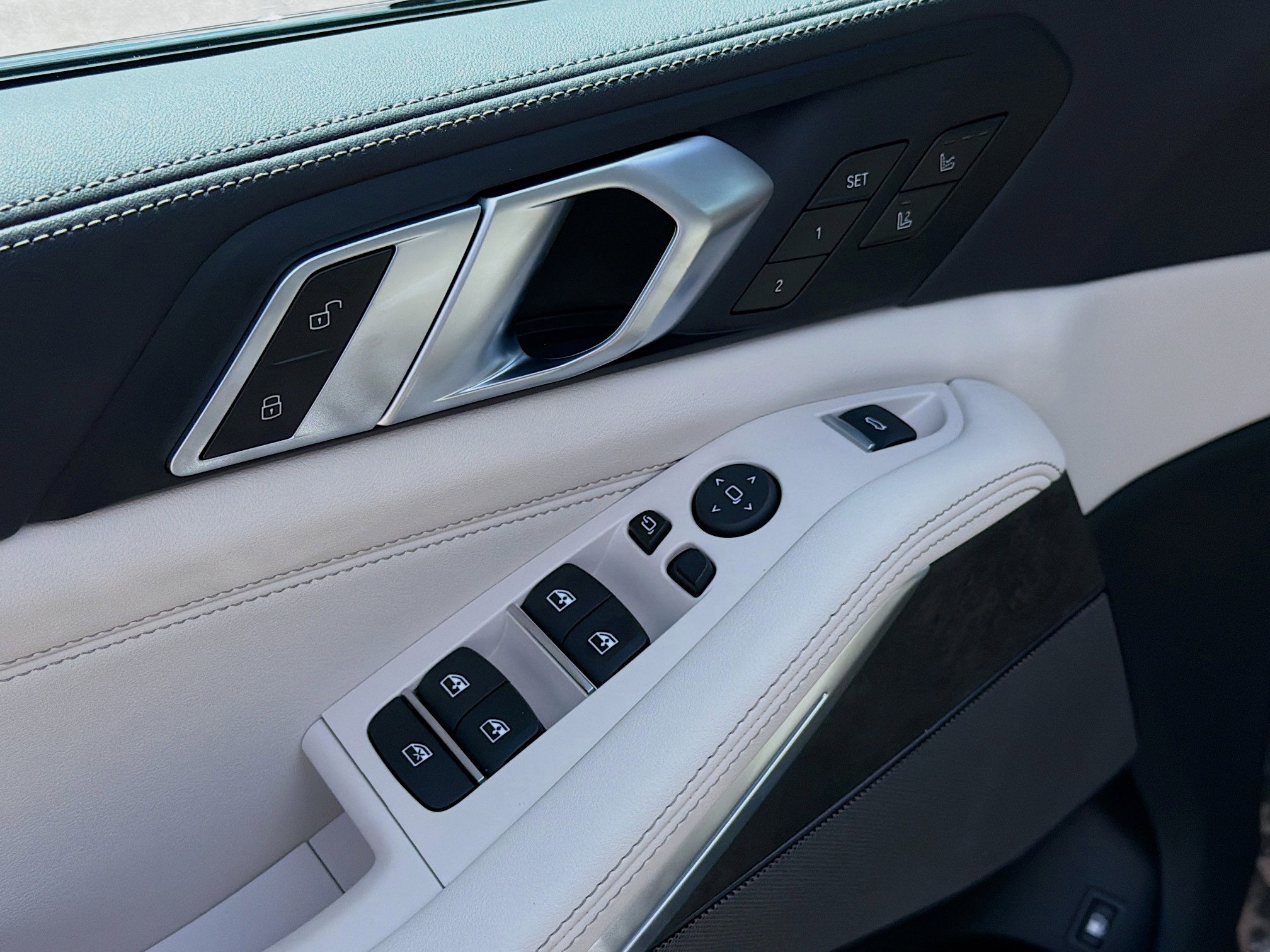 New 2026 BMW X5 xDrive50e w/ Executive Package image 23