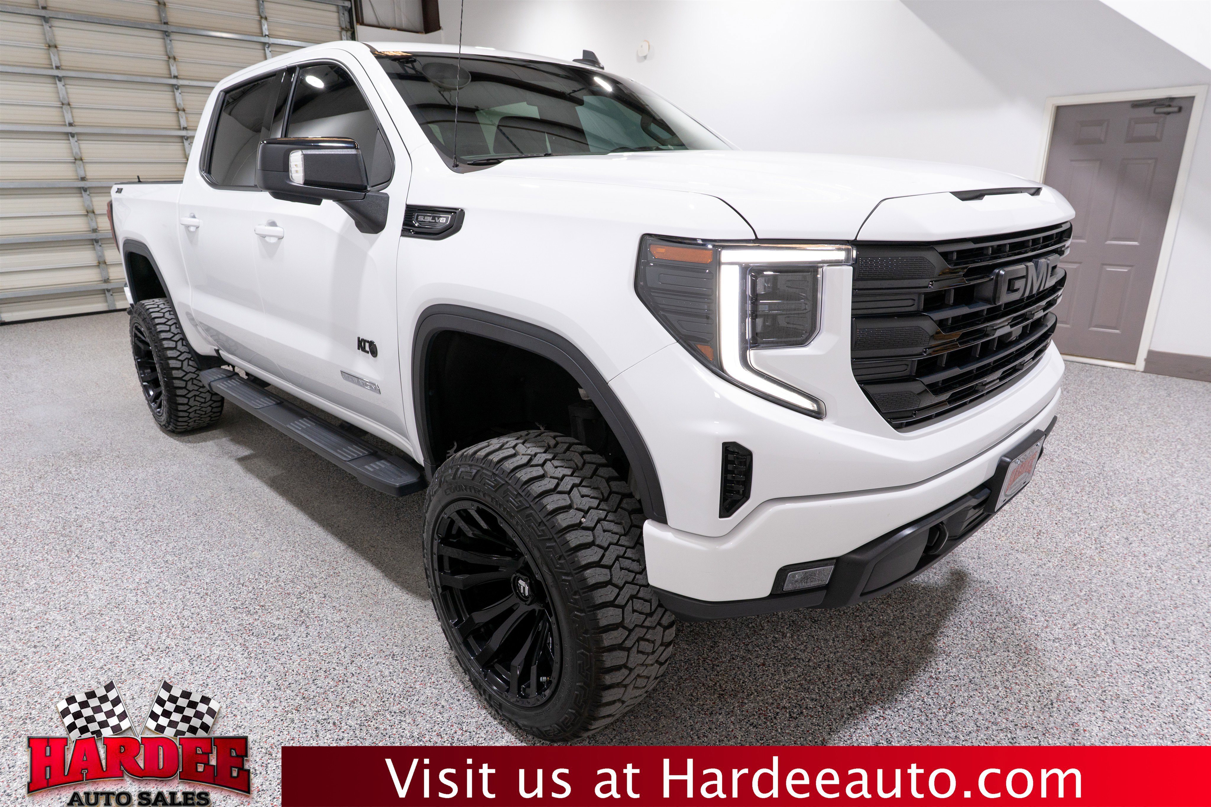 Used 2023 GMC Sierra 1500 Elevation w/ Elevation Premium Package AWD/4WD image 6