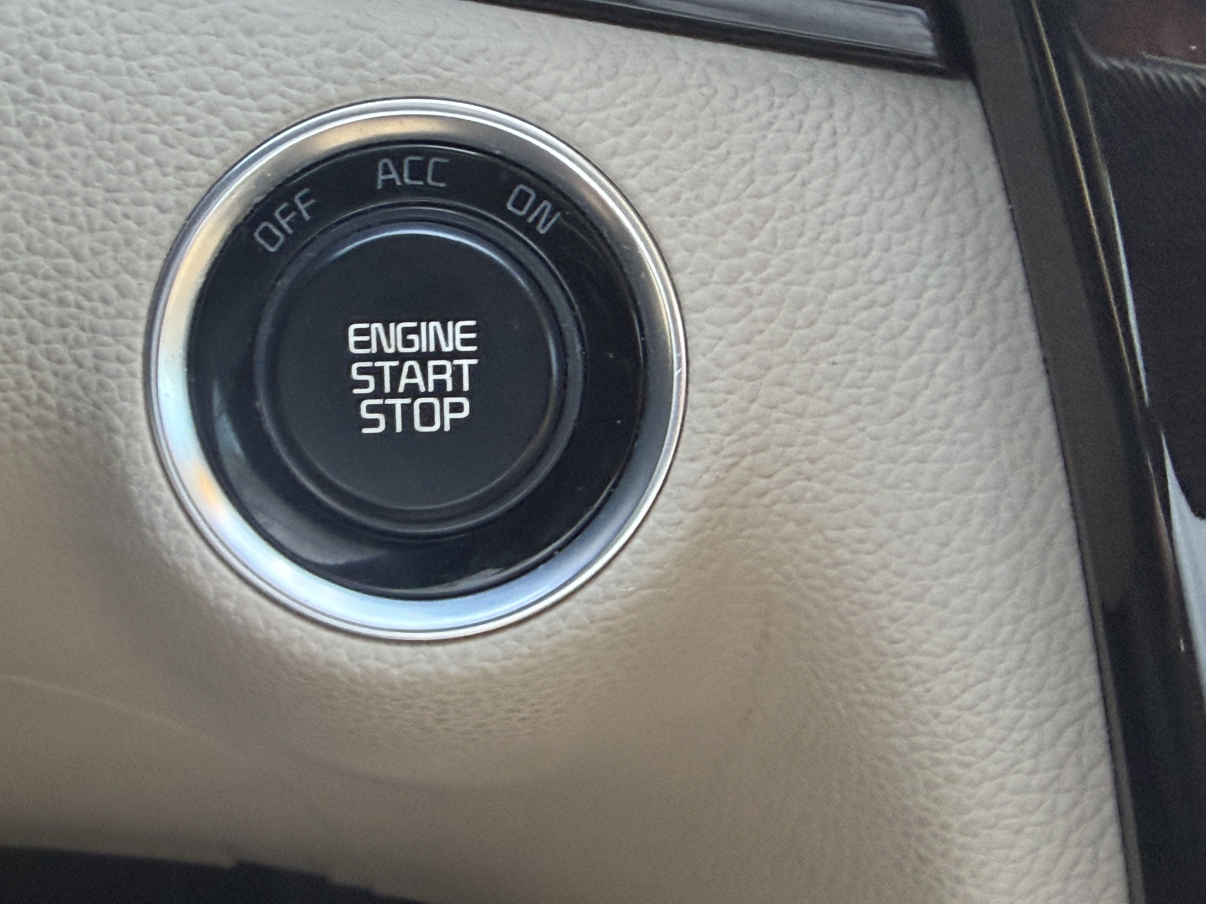 Used 2015 Kia Cadenza Premium w/ Technology Package FWD image 23
