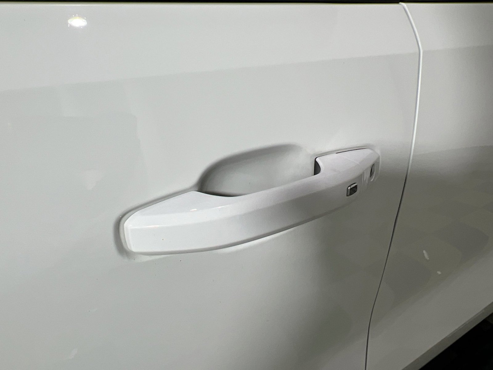 Used 2024 GMC Canyon AT4 w/ Technology Package image 15