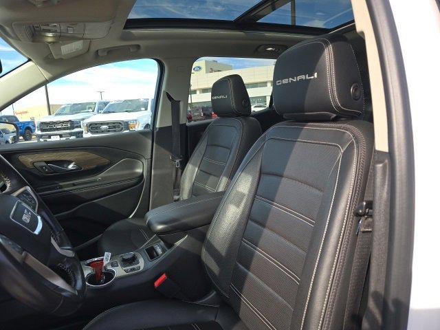 Used 2022 GMC Terrain Denali w/ Denali Premium Package image 13