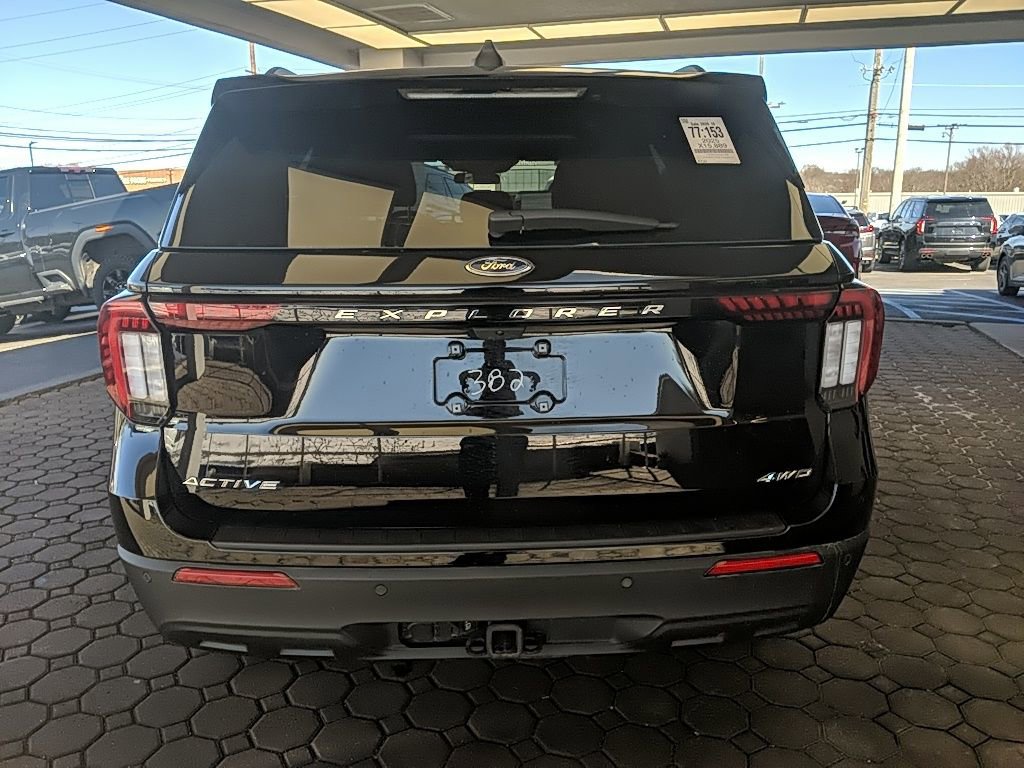 Certified 2025 Ford Explorer Active AWD/4WD image 7
