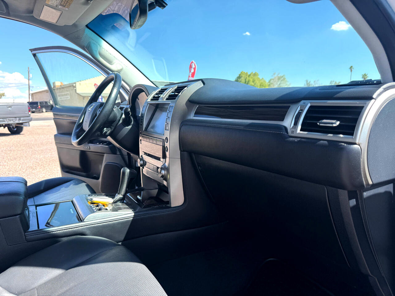 Used 2017 Lexus GX 460 image 34