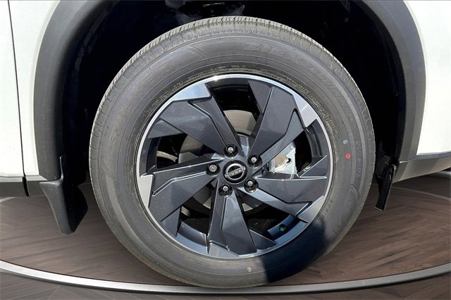 New 2026 Nissan Rogue SV image 10