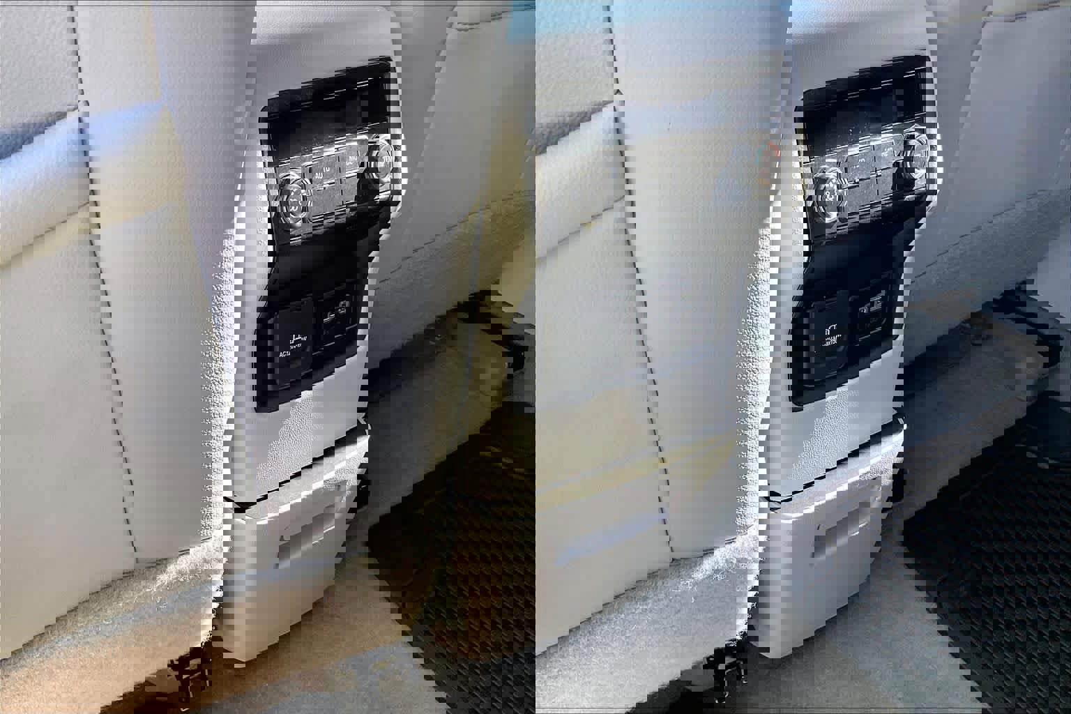 Used 2021 GMC Acadia SLT image 34