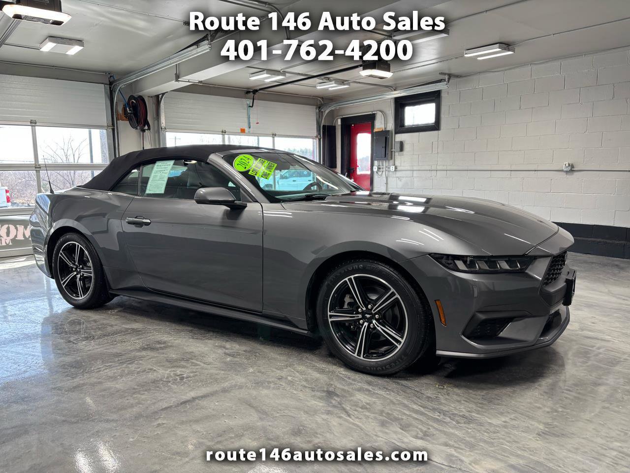 Used 2024 Ford Mustang Convertible image 1