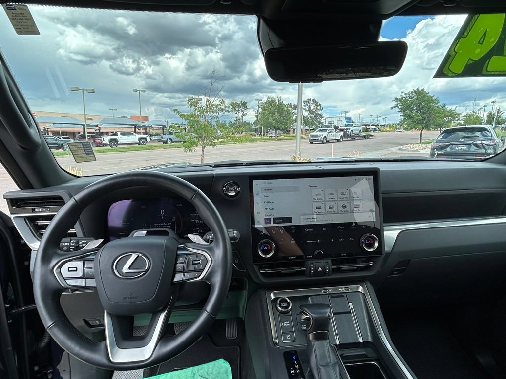 Used 2024 Lexus GX 550 AWD/4WD image 13