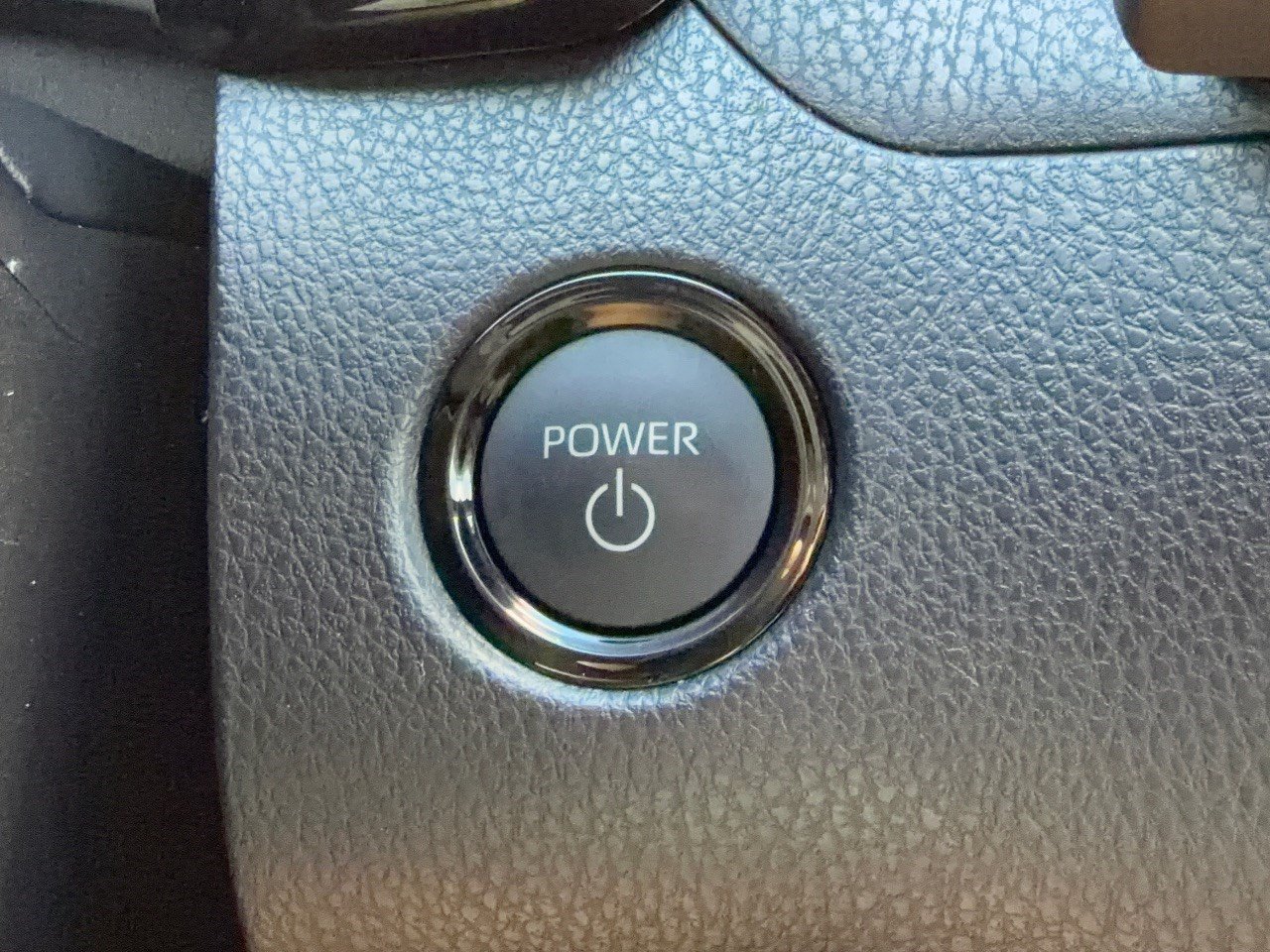 Used 2025 Toyota Camry SE w/ Convenience Package FWD image 20