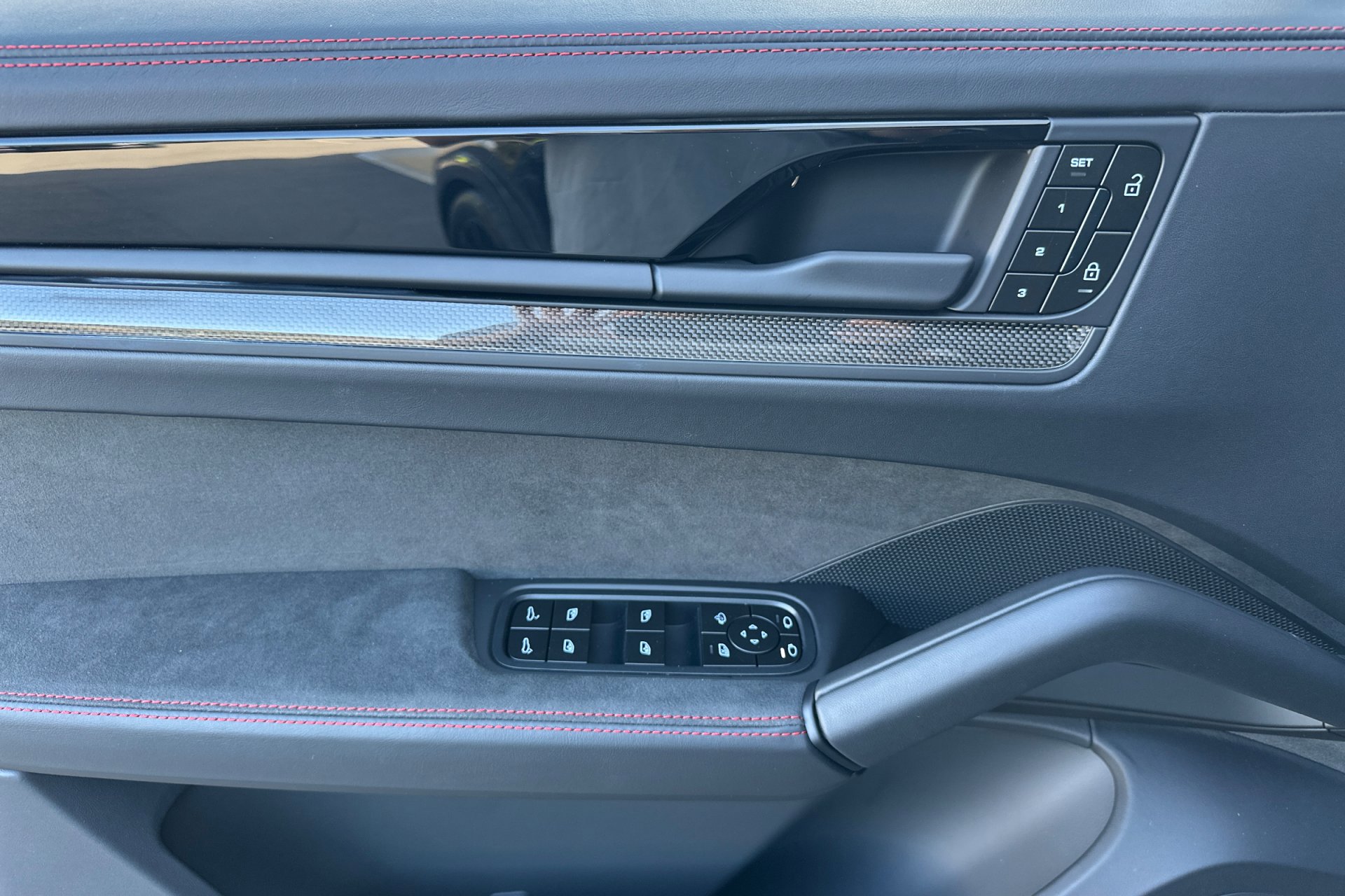 New 2026 Porsche Cayenne GTS image 12
