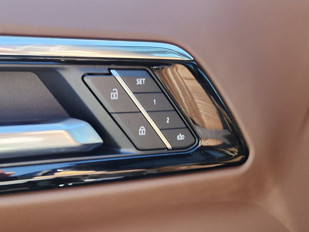 New 2026 Chevrolet Tahoe High Country AWD/4WD image 20
