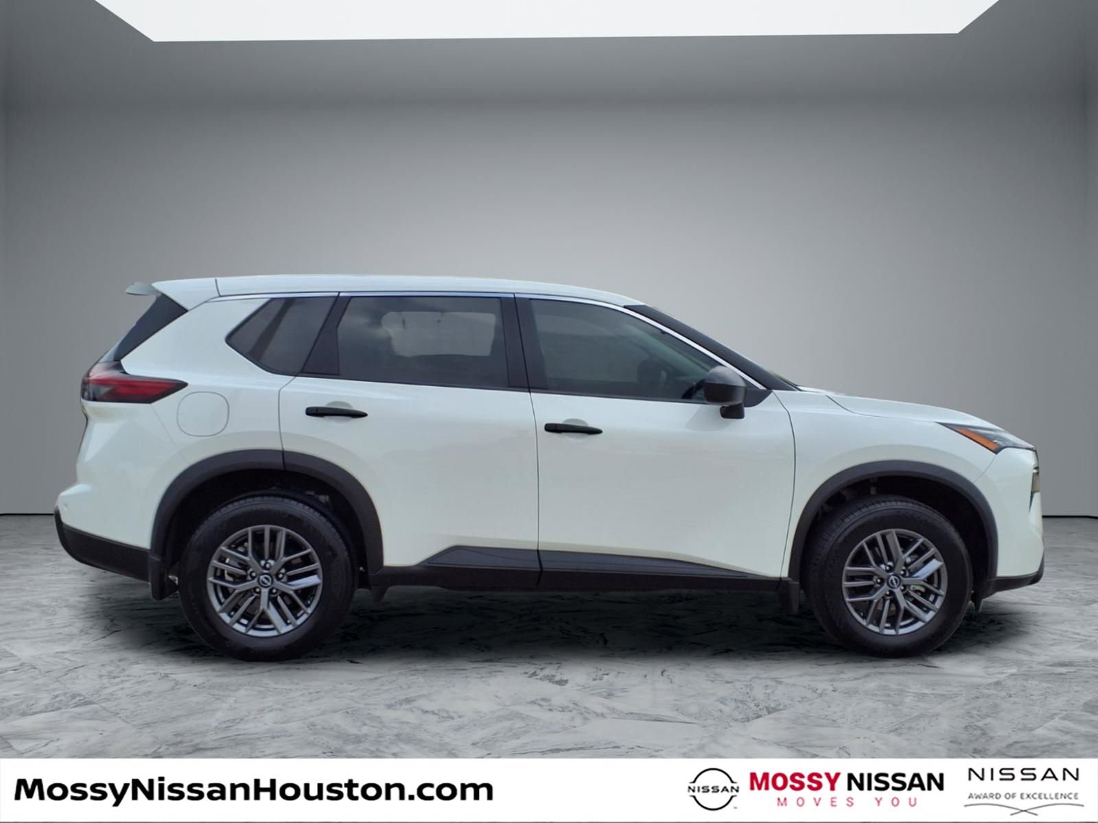 Used 2025 Nissan Rogue S image 8