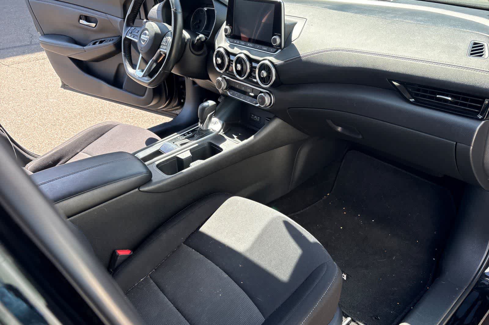 Used 2023 Nissan Sentra SV FWD image 17