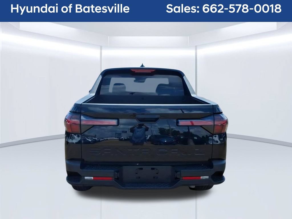 Used 2025 Hyundai Santa Cruz SE FWD image 4