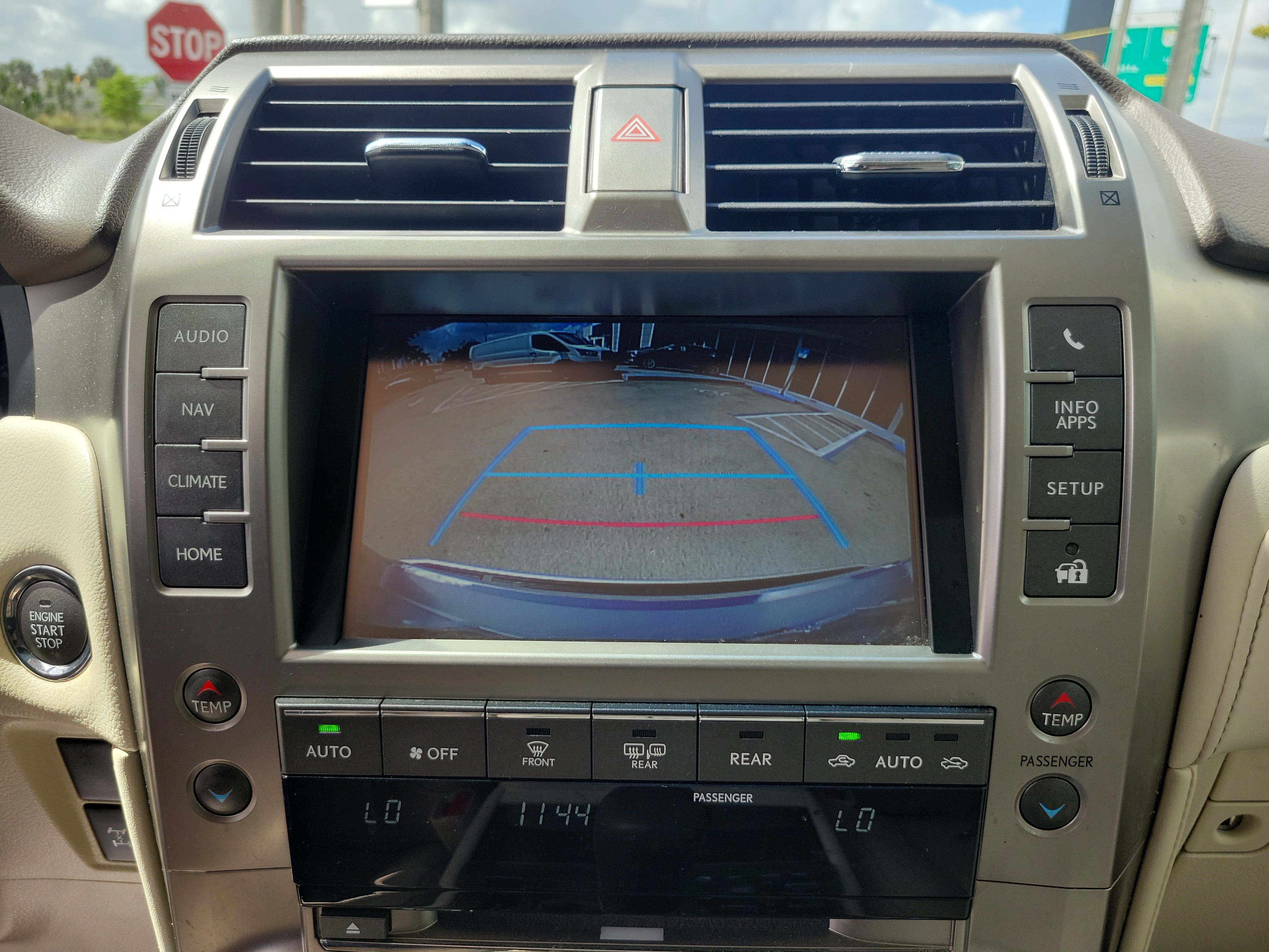 Used 2019 Lexus GX 460 Premium w/ Premium Package image 29