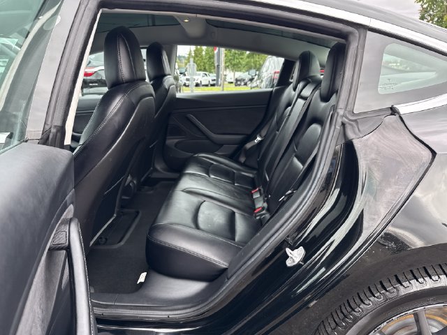 Used 2018 Tesla Model 3 Long Range RWD image 13