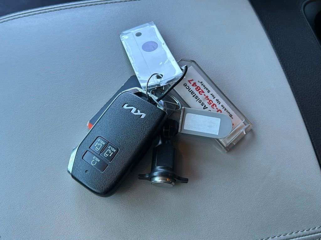 Used 2024 Kia Carnival LX image 76